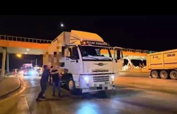 İzmir’de bir kamyonda 62 kilo esrar ele geçirildi