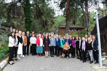 İzmir’deki kadın politikaları Balçova’da konuşuldu
