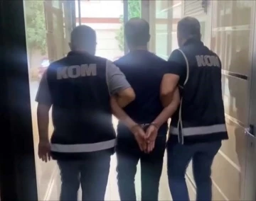 İzmir’deki rüşvet operasyonunda 15 kişi tutuklandı
