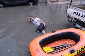 İzmir’deki su baskınlarında aynı manzaraların yaşanması siyasetin de gündeminde
