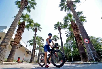 İzmir’in ’Demir Lady’si İtalya’dan madalyayla döndü
