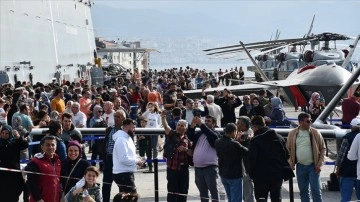 İzmir'deki TCG ANADOLU'ya ziyaretler devam ediyor