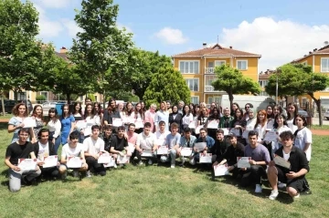 İzmit Çınar Akademi mezunları üniversiteli oldu
