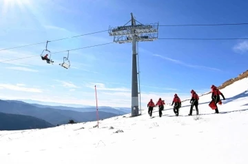 JAK timinden Keltepe Kayak Merkezinde arama kurtarma tatbikatı
