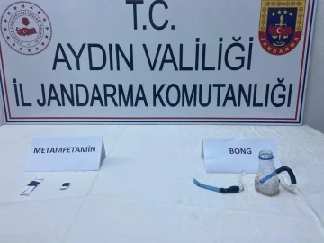 Jandarma ekipleri uyuşturucuya geçit vermiyor
