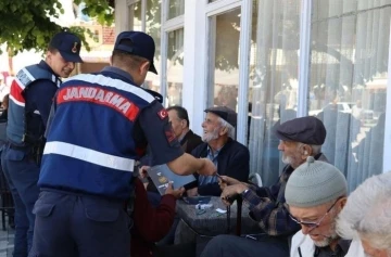 Jandarma Komutanlığından vatandaşlara broşür dağıtımı yapıldı
