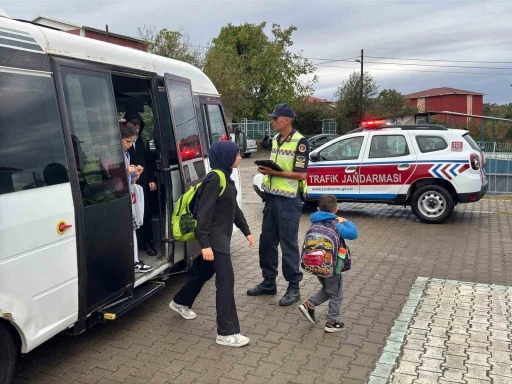 Jandarma ve polis ekiplerinin denetimleri sürüyor
