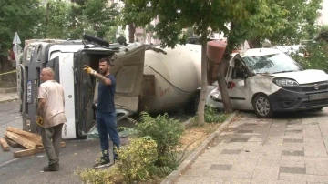 Kadıköy’de beton mikseri felaketi: 4 araç ezildi, 1 kişi yaralı
