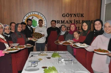 Kadınlar mutfağın püf noktalarını öğreniyor
