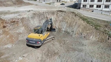 Kahramanmaraş merkezde kalıcı konutlar için ilk kazma vuruldu
