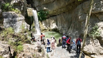 Kahramanmaraş’ta  doğaseverler Galgamaç Şelalesi’nde buluştu
