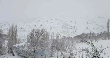 Kahramanmaraş’ta kar yağışıyla bazı bölgeler beyaza büründü
