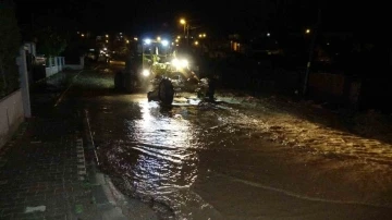 Kalabaklı köyü ve taşan derede temizlik çalışmaları sürüyor
