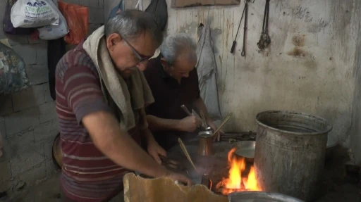 Kalaycılık mesleğini ayakta tutmak için torununa öğretti
