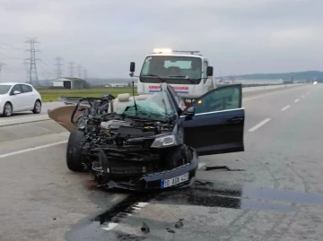 Bursa'da kamyonete çarpan otomobildeki yolcu hayatını kaybetti