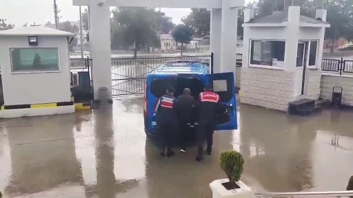 Kamyonlarda kullanılan parçaları çalmışlardı, yakalandılar
