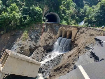 Karadeniz-Akdeniz Yolu’nun Ordu etabı ulaşıma kapandı
