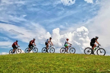 Karadeniz’in mavisi ve cennet tabiatın içinde pedal çevirecekler
