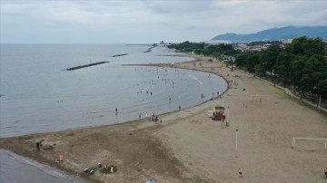 Karadeniz'in incisi Ordu, güvenli plajlarıyla yüzme keyfi yaşatıyor