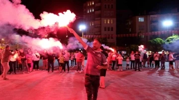 Karaman FK’daki yönetim krizine taraftarlardan meşaleli tepki
