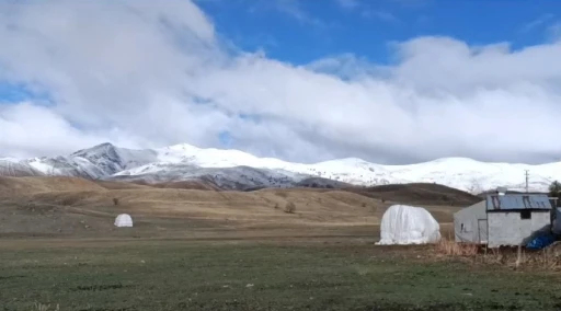 Karlıova’nın yüksek kesimleri beyaza büründü
