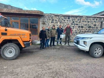 Kars’ta yaralı tilkiyi itfaiye kurtardı
