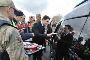 Kars Vali Vekili Tuna polis ve jandarmanın bayramlarını kutladı
