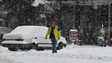 Kars'ta eğitime kar engeli