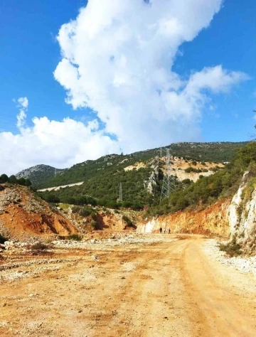 Kaş Bayındır yolunda genişletme çalışması