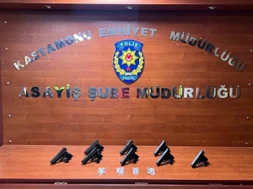 Kastamonu’da 8 adet ruhsatsız tabanca ele geçirildi: 2 gözaltı
