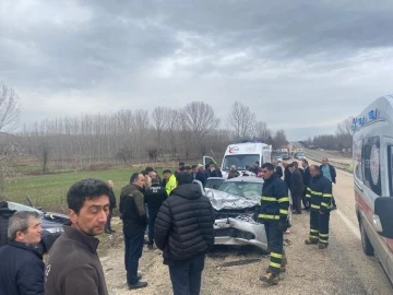 Kastamonu’da iki otomobil çarpıştı: 9 yaralı
