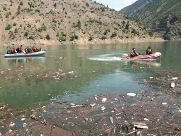 Kayıp kamyonet sürücüsü için aramalar 9 gündür devam ediyor
