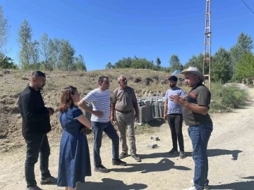 Kaymakam Karakaş, yol yapım çalışmalarını yerinde gördü
