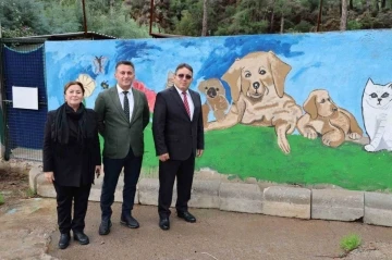 Kaymakam Kaya, Marmaris Geçici Hayvan Bakımevi’ni gezdi
