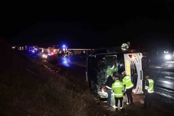 Kayseri’de yolcu otobüsü devrildi: 8’i ağır 38 yaralı
