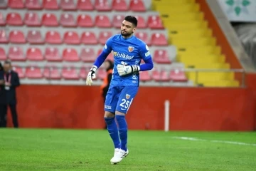 Kayserispor’da mağlubiyet üzüntüsü: Kaleci Bilal gözyaşlarına hakim olamadı
