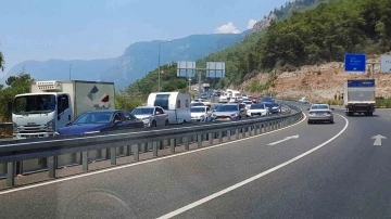 Kaza sonrası Sakar rampasında 5 kilometre kuyruk oluştu
