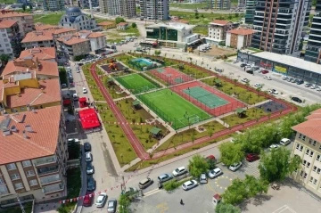 Keçiören’de depremde hayatını kaybeden öğrencinin ismi verilen Ahmet Mergen Parkı hizmete açıldı
