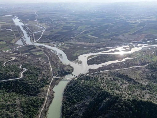 Kelkit Çayı’na 500 metre mesafede suya hasret olan çiftçi çözüm bekliyor
