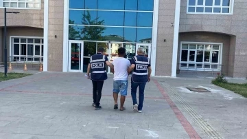 Kendini polis olarak tanıtıp 2 milyon liranın üzerinde vurgun yaptı
