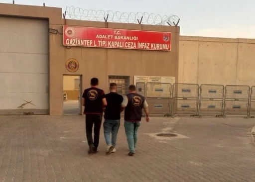 Kesinleşmiş 11 yıl cezası bulunan firariyi jandarma yakaladı
