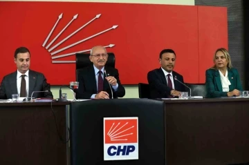 Kılıçdaroğlu, CHP İstanbul İl Başkanlığı heyetini kabul etti
