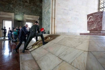 Kılıçdaroğlu Lozan Antlaşması’nın 100’üncü yılında Anıtkabir’i ziyaret etti