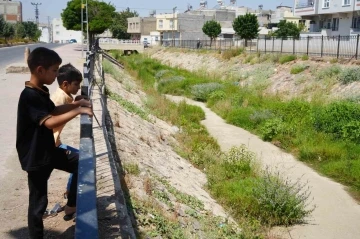 Kilis’te temizlenmeyen kanal boyu deresi tehlike saçıyor
