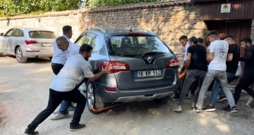 Bursa'da kira yüzünden mülk ve işletme sahibi kavga etti, müşteriler saatlerce mahsur kaldı