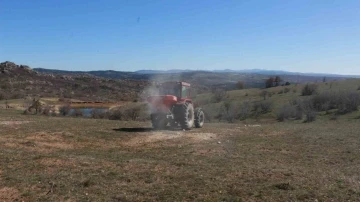 Kırklareli’de meralara gübre uygulaması yapıldı: 15 ton gübre atıldı
