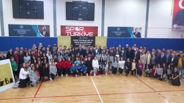 Kırklareli’nde spor kulüplerine 2 milyon 25 bin TL nakdi yardım
