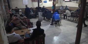 Kıtlama olarak içilen sıcak çaylar yemek borusu kanserini tetikliyor
