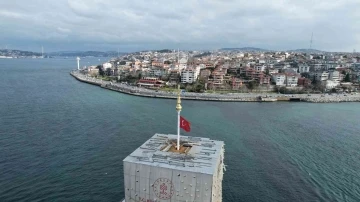 Kız Kulesi’nde Türk Bayrağı ve alem ortaya çıktı
