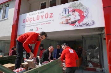 Kızılay, afet bölgesinden tahliye edilen afetzedelerin ihtiyaçlarını karşılıyor
